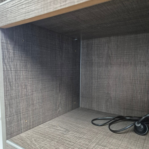 a corner of a cupboard showing a MC18LP  internal corner profile