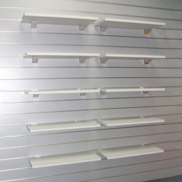 plankwall display wall of alumimium shelf brackets