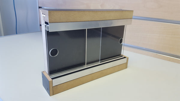 photo of a sample showing the mechanism of the Plankwall aluminium door track