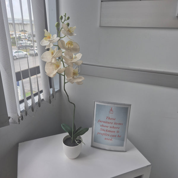 Radius Sign Frames - Tabletop