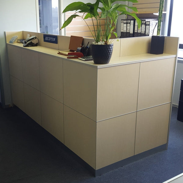 Reception showing Stickman linear profiles