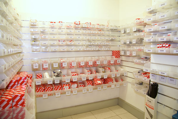 SLATBOX Storbox and Shelfbox Display Containers