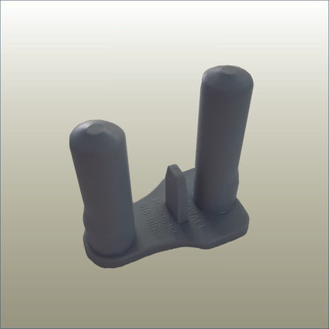 Plankwall® G18 panel hinge used to connect 18mm Plankwall panels side by side in modular retail display systems.