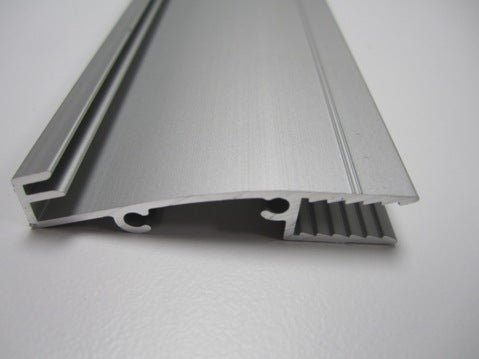 Plankwall Radius Posta Frame aluminium extrusion component used for curved sign and poster frames on slatwall displays